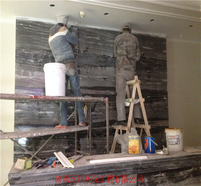 �˶�������Ժʯ�Ľᾧ